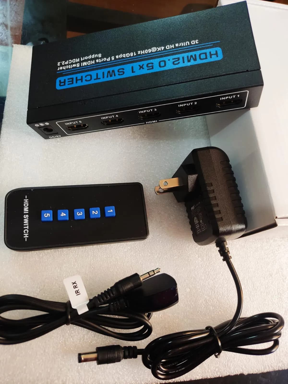 HDMI 2.0 SWITCH 5 en 1 de Salida 4K@60Hz c/Control Remoto marca Zenhon - Extender HDMI Splitter