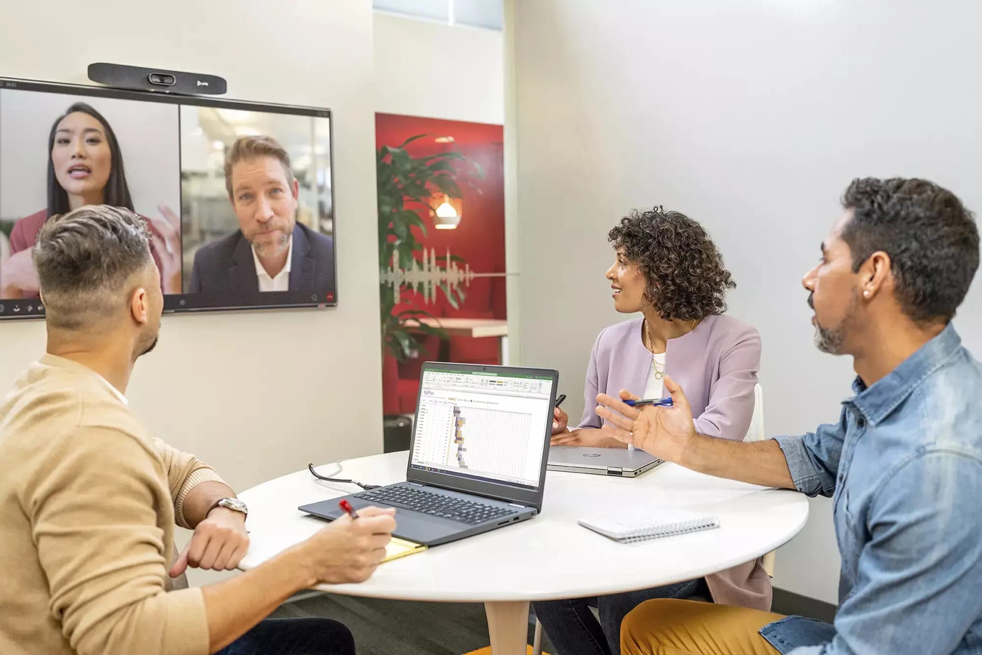 Poly Studio X50 - Kit de videoconferencia (consola con pantalla táctil, barra de vídeo) marca Poly - POLY Barras para video conferencia
