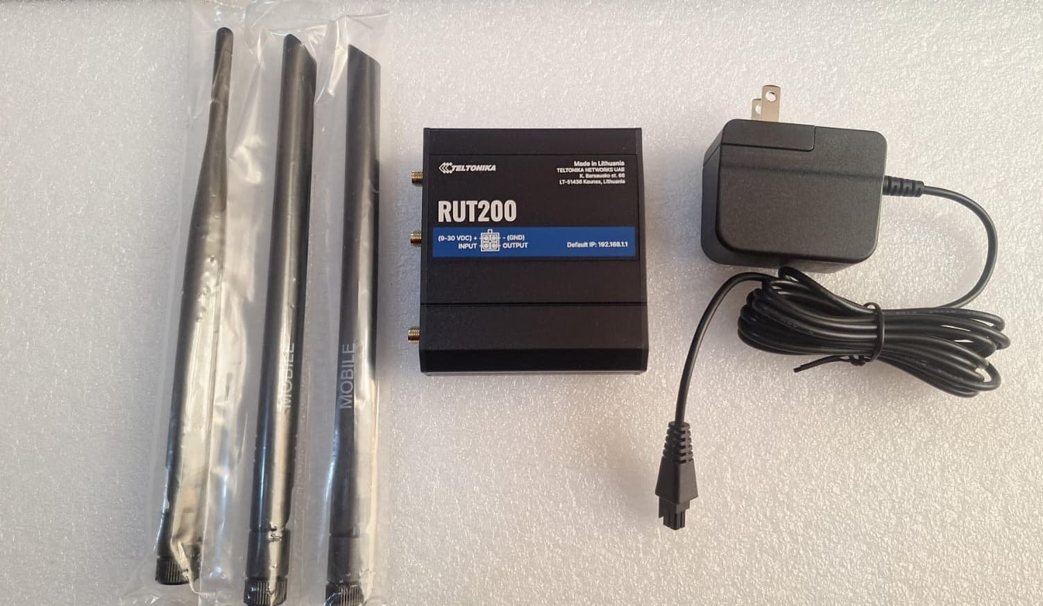 Enrutador IoT inalámbrico Teltonika RUT200 Industrial IP30 LTE Wifi 4G - Negro marca Teltonika - Switch Industrial DIN-Rail