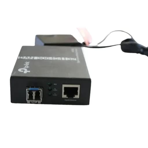 Media Converter Chasis 01 SFP+ 10Gb y 01 RJ45 10 Gigabit Ethernet MC420L marca TP-Link - Conversores Media Converter